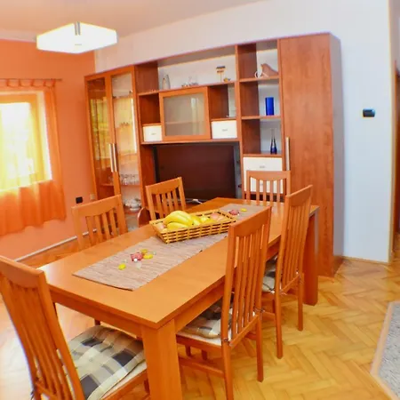 3 Bedroom Nature Appartement Marčana