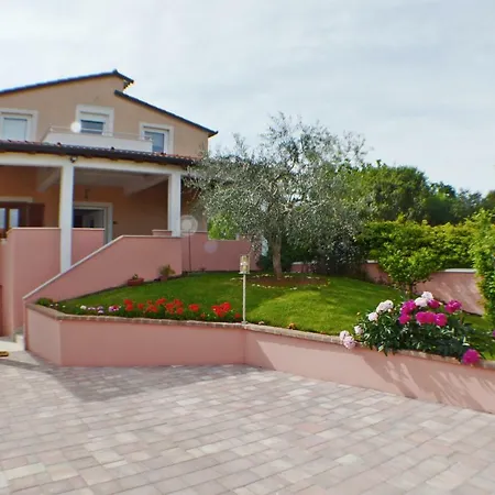 3 Bedroom Nature * Marčana